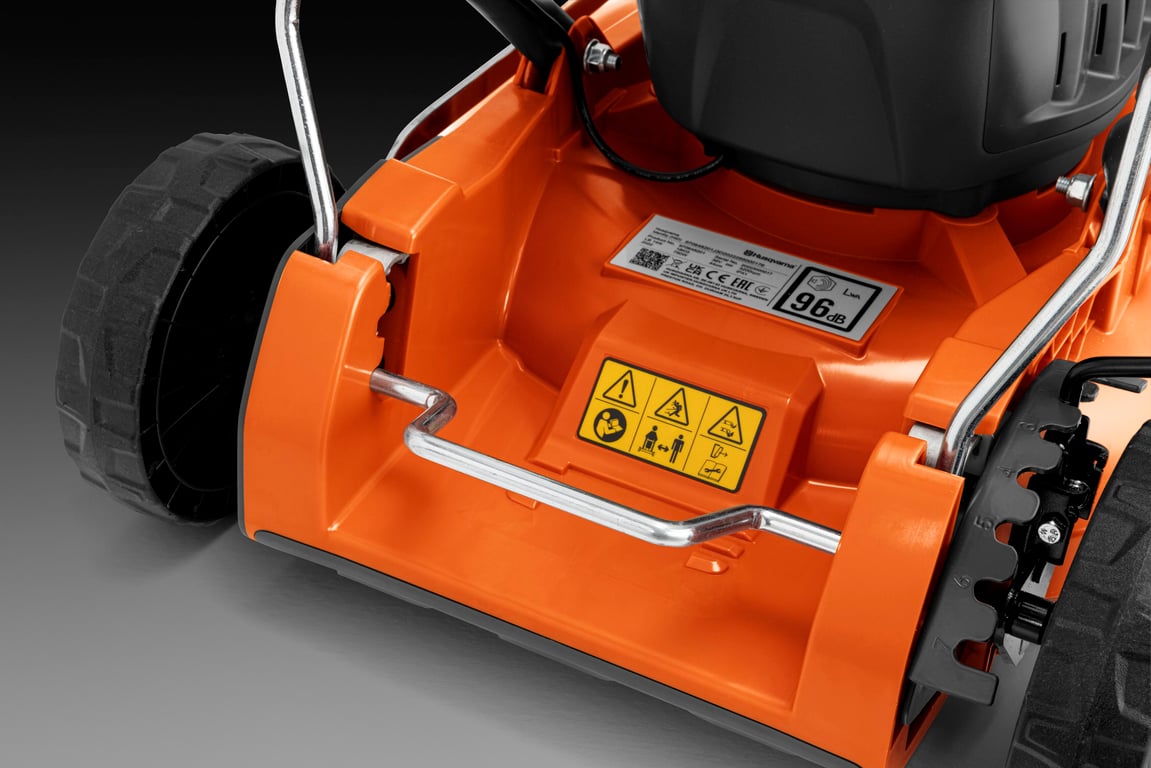 Nastavení rukojeti ovládané nohou pro pohodlnou a ergonomickou manipulaci. Je možné nastavit dvě různé výšky.