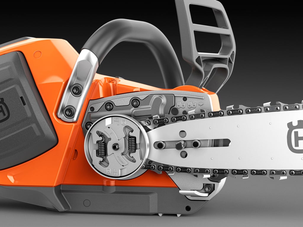 Dodá startovací energii na začátku každého řezu.