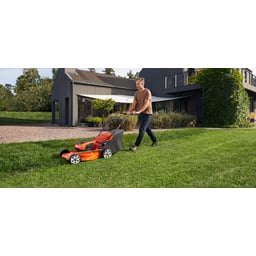 Obrázek #2 k produktu HUSQVARNA LC 142i s akumulátorem a nabíječkou 