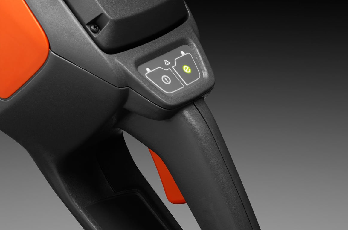 Ovládání klávesnice je intuitivní a nastavení lze snadno upravit pouhým stisknutím tlačítka.