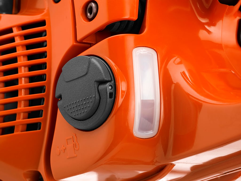 Okénko pro kontrolu hladiny paliva