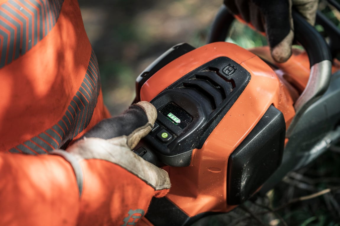 Ovládání klávesnice je intuitivní a nastavení lze snadno upravit pouhým stisknutím tlačítka.