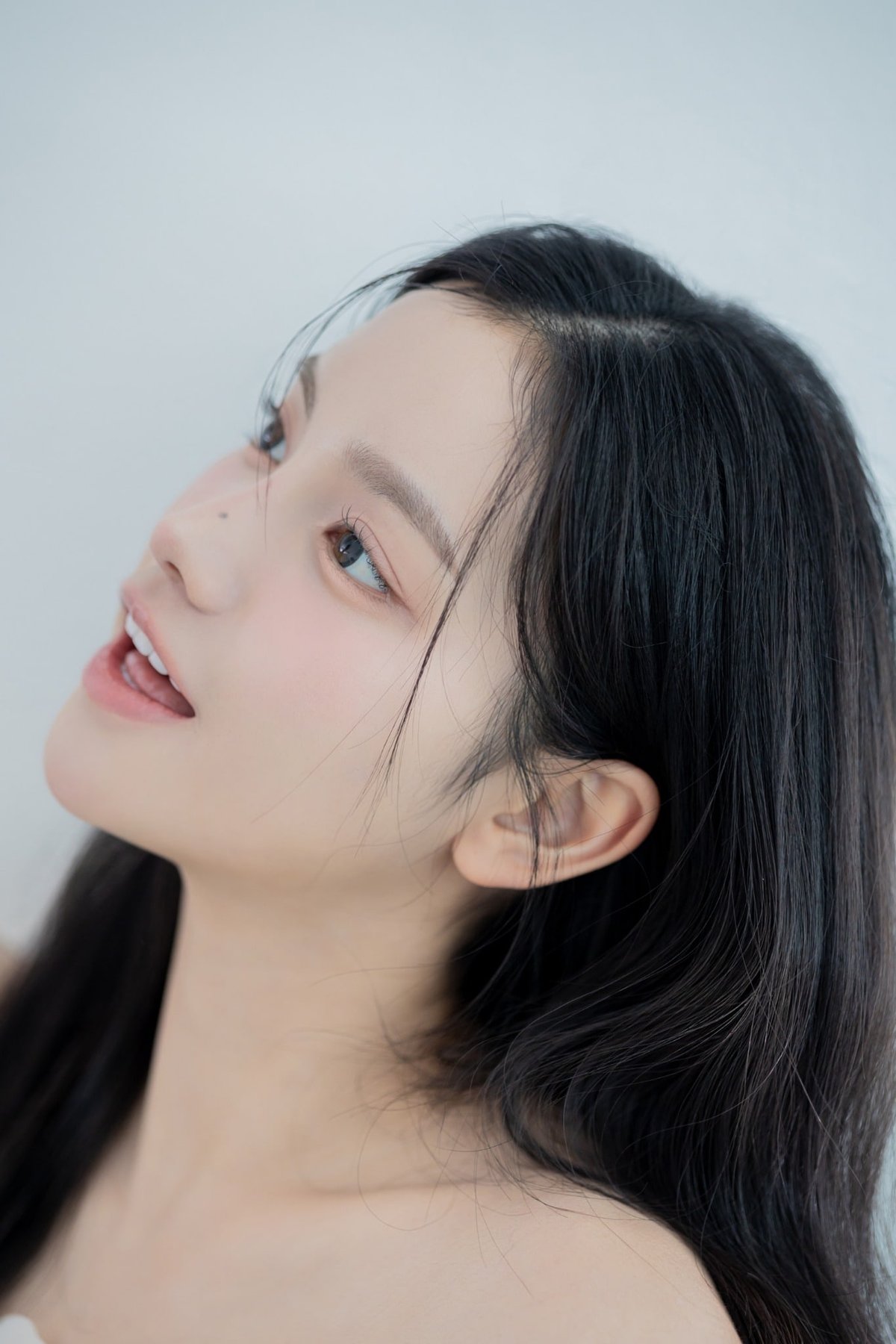 비기닝 내추럴 클린뷰티 무드 13/19 — 내추럴 클린뷰티 무드 · 깨끗한 피부 표현 · 자연광 느낌의 부드러운 조명