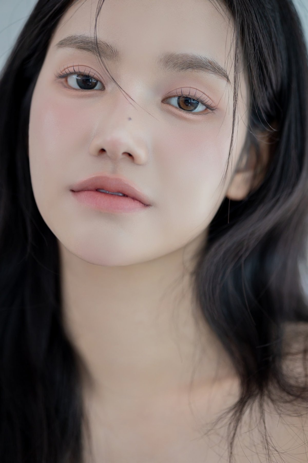 비기닝 내추럴 클린뷰티 무드 14/19 — 내추럴 클린뷰티 무드 · 깨끗한 피부 표현 · 자연광 느낌의 부드러운 조명