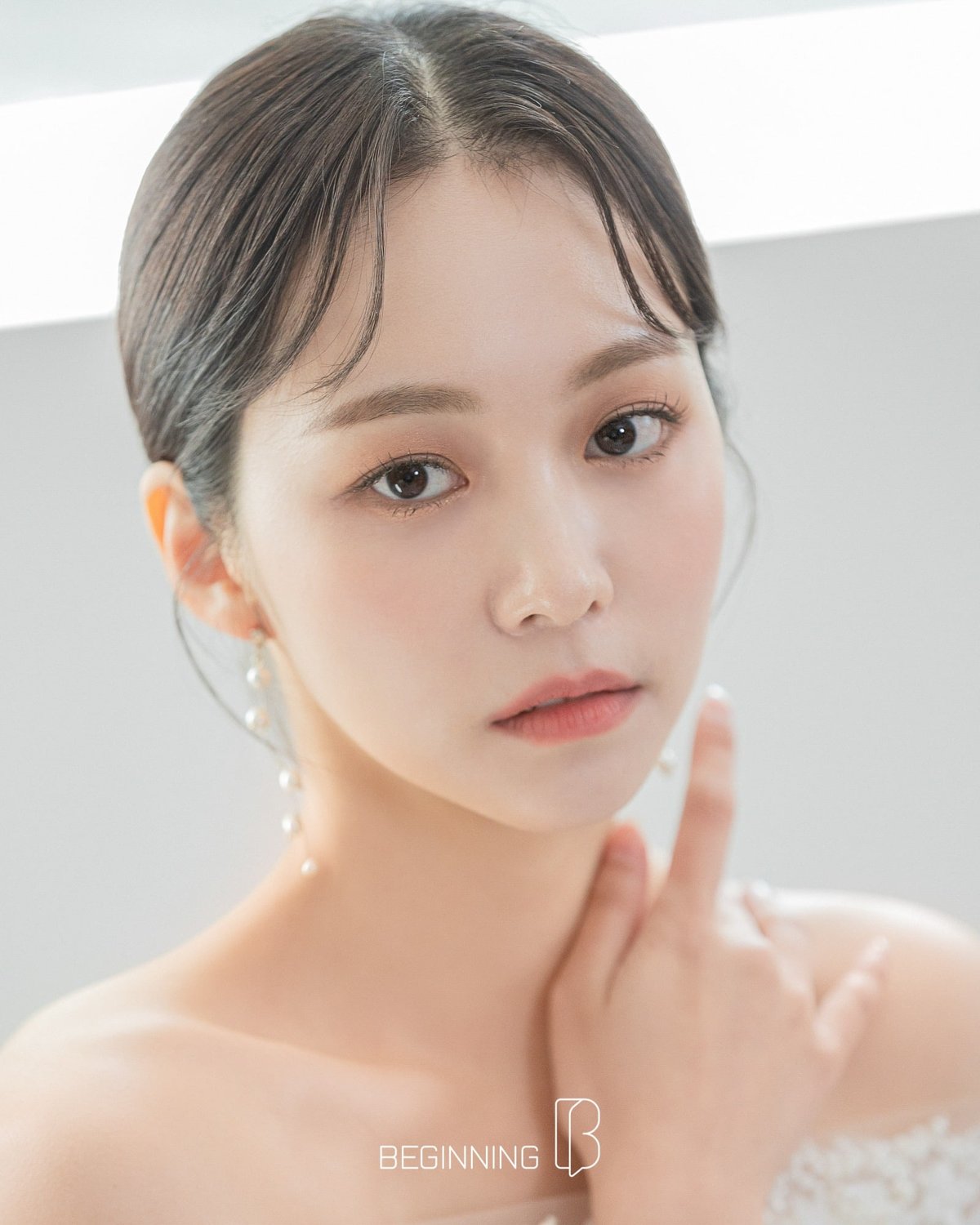 비기닝 시그니처 웨딩 14/15 — 시그니처 웨딩 · 속광 피부 표현 · 얇고 투명한 베이스