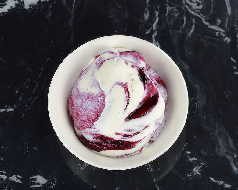 Picture of a bowl with creamy blueberry fool