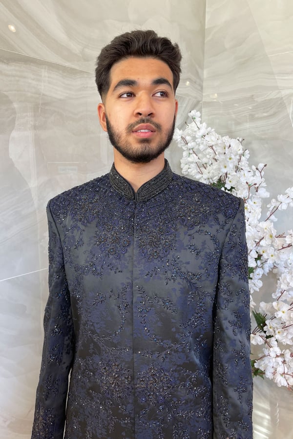 Luxury embroidered men's sherwani suit - Image 4
