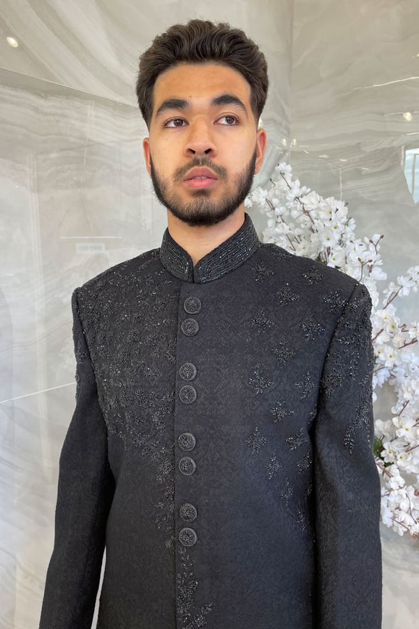 Men's luxury embroidered sherwani suit - Image 4