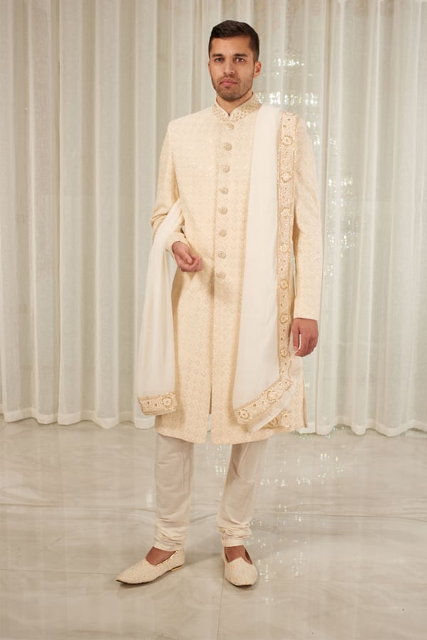 Men's embroidered sherwani with dupatta