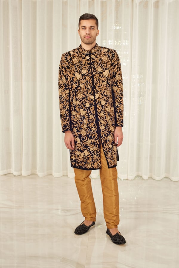 Men's black velvet luxury embroidered sherwani - Image 3