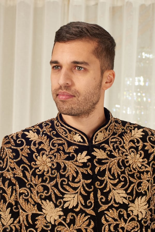 Men's black velvet luxury embroidered sherwani - Image 10