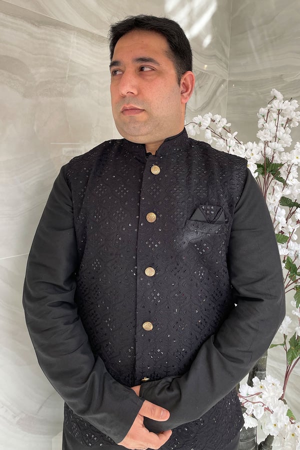 Men's suit with a luxury embroidered waistcoat - Image 4