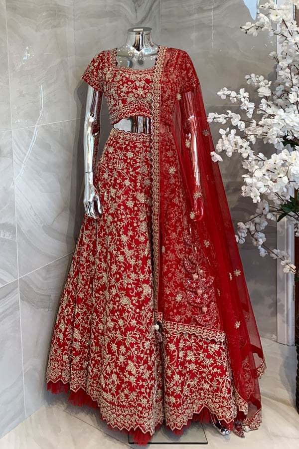 Shiffonz 3 piece luxury embroidered lengha choli - Red, 34