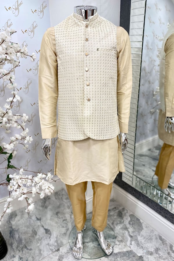 Avi luxury embroidered brocade men's waistcoat - Image 2