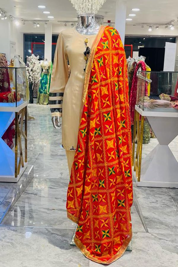 Light weight phulkari dupatta - Image 2
