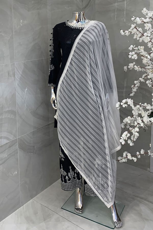 Casual dupatta with stripes - White, FREE SIZE