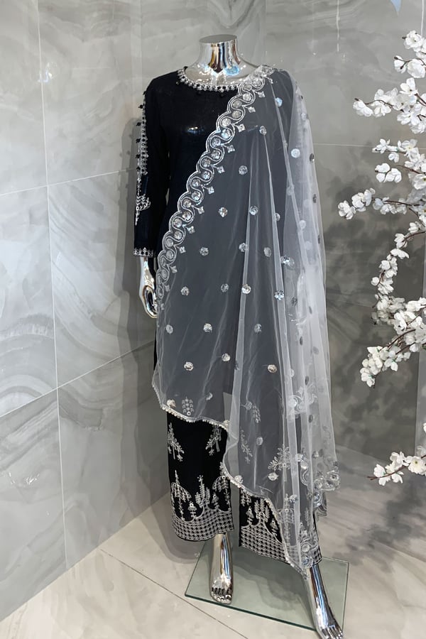 Embroidered net dupatta