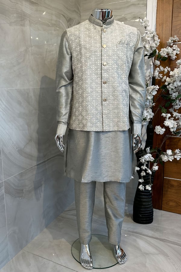 Men's raw silk suit with embroidered waistcoat - Light Grey, 36