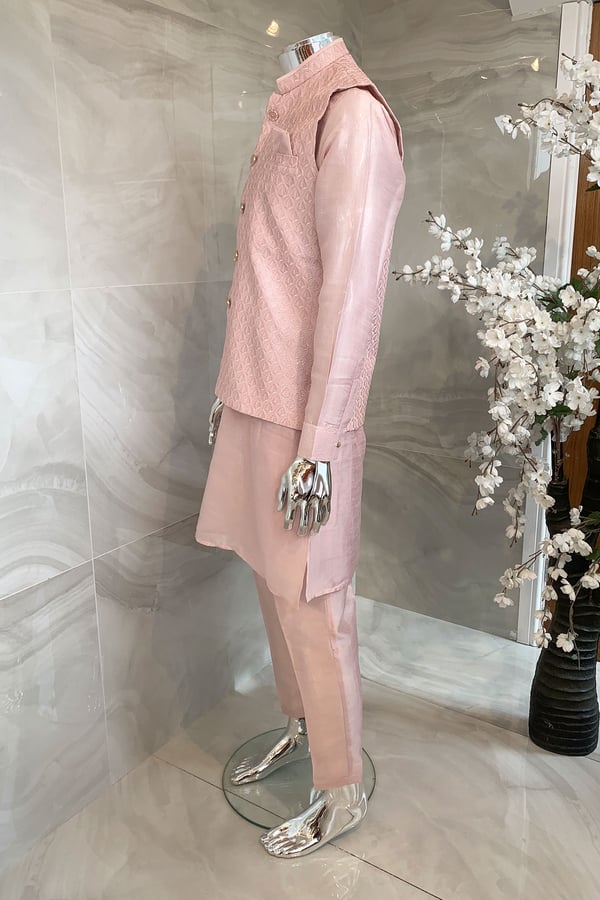 Men's raw silk suit with embroidered waistcoat - Image 2