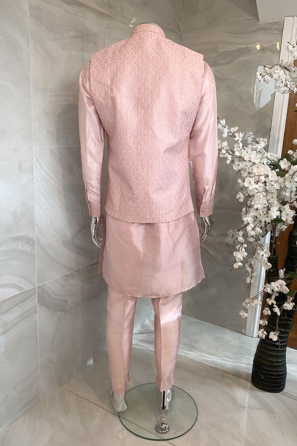 Men's raw silk suit with embroidered waistcoat - Image 3