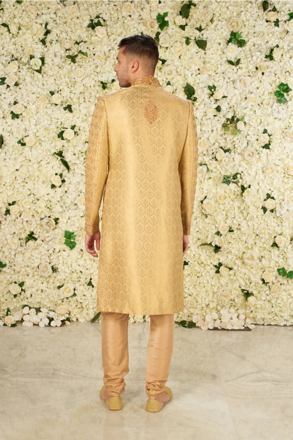Men's sherwani with an embroidered collar - Image 4