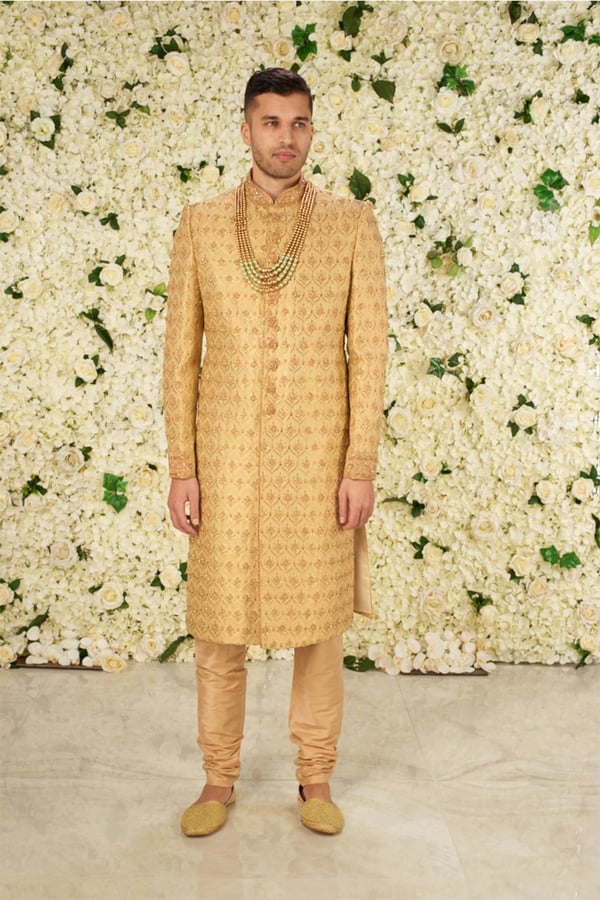 Men's sherwani with an embroidered collar - Image 2