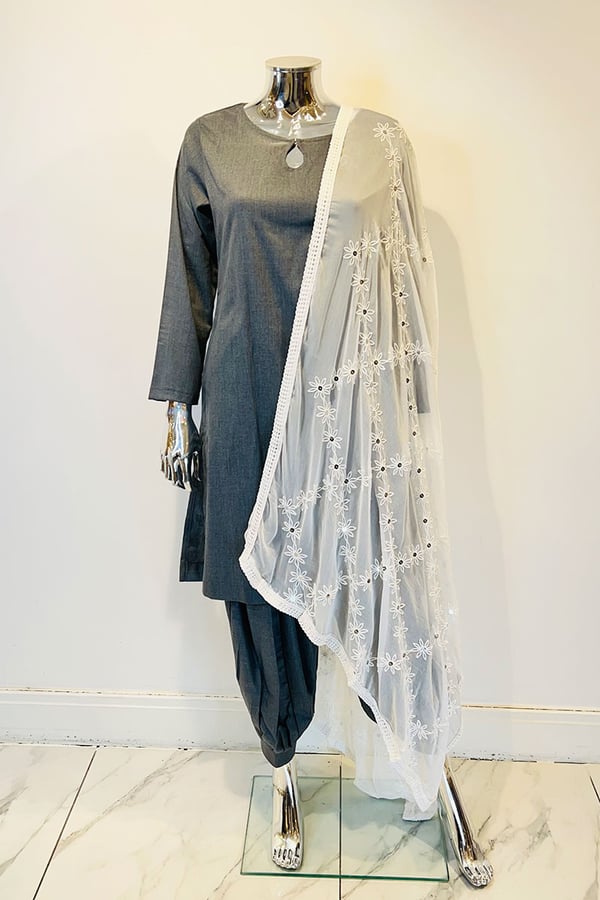 Casual embroidered dupatta - Image 2