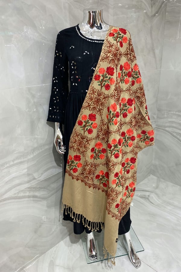 Pashmina embroidered shawl - Image 7
