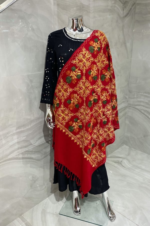Pashmina embroidered shawl - Image 3