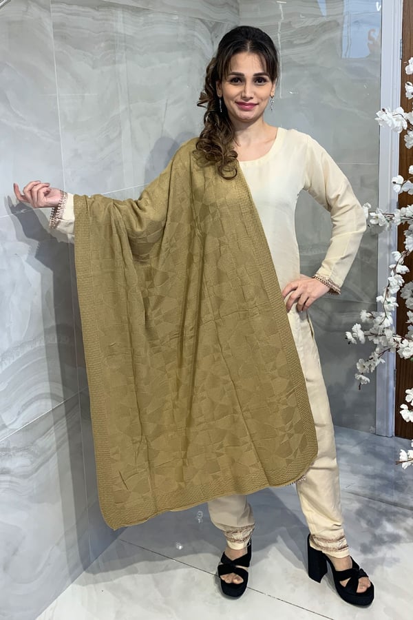 Shiffonz by Simran&#039;s wool shawl