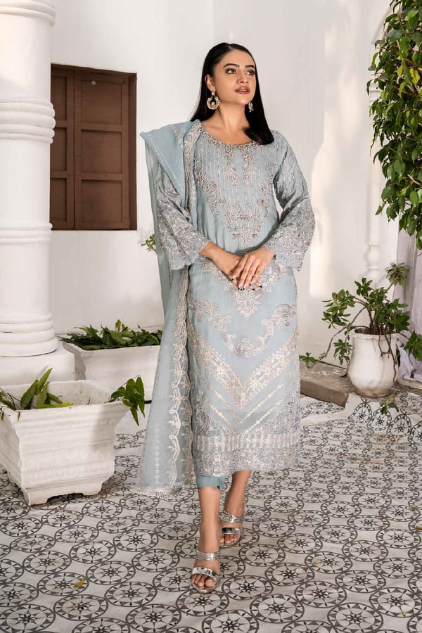 Fanoos 3 piece embroidered suit - Sky Blue, Small