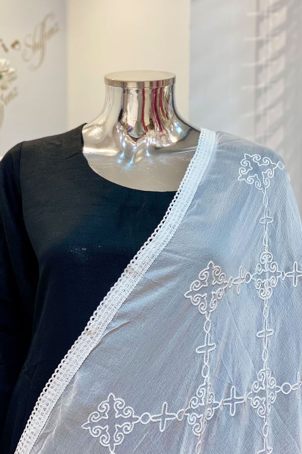 Shiffonz thread work embroidered dupatta - Image 2