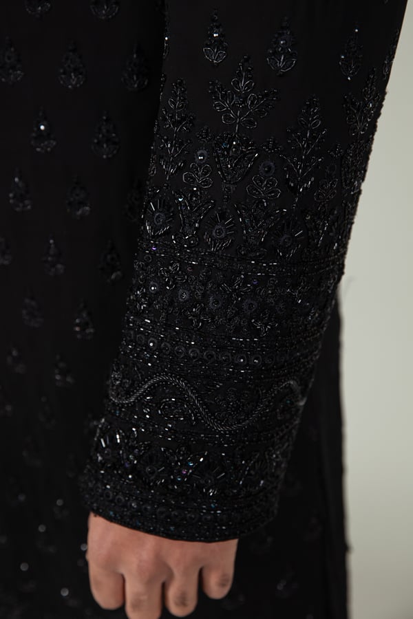 Heavy embroidered men's sherwani - Image 11