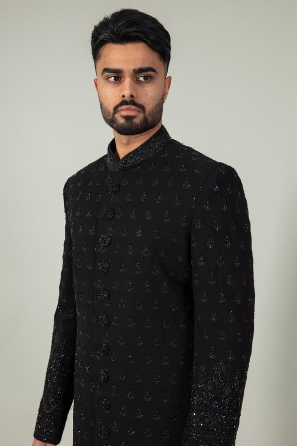 Heavy embroidered men's sherwani - Image 5