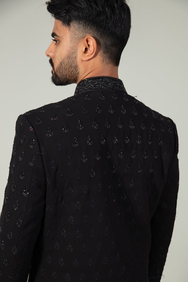 Heavy embroidered men's sherwani - Image 6