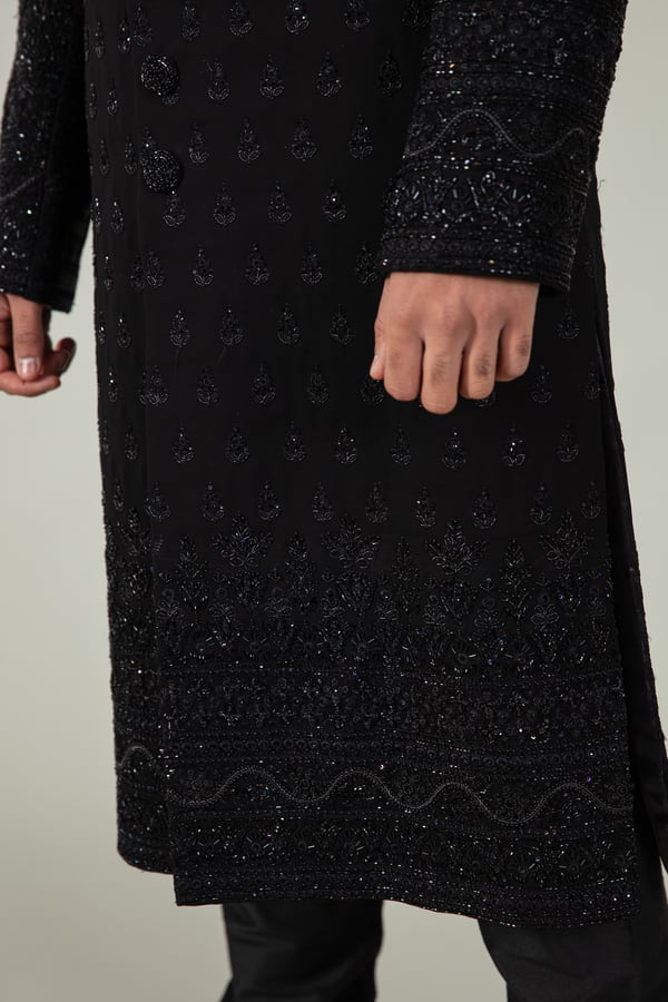 Heavy embroidered men's sherwani - Image 9