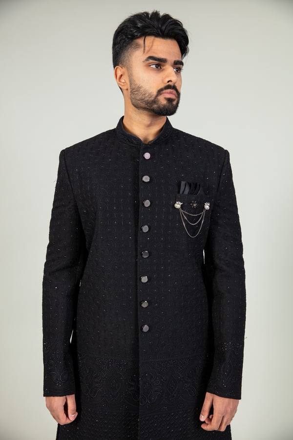 Men's embroidered sherwani - Image 4