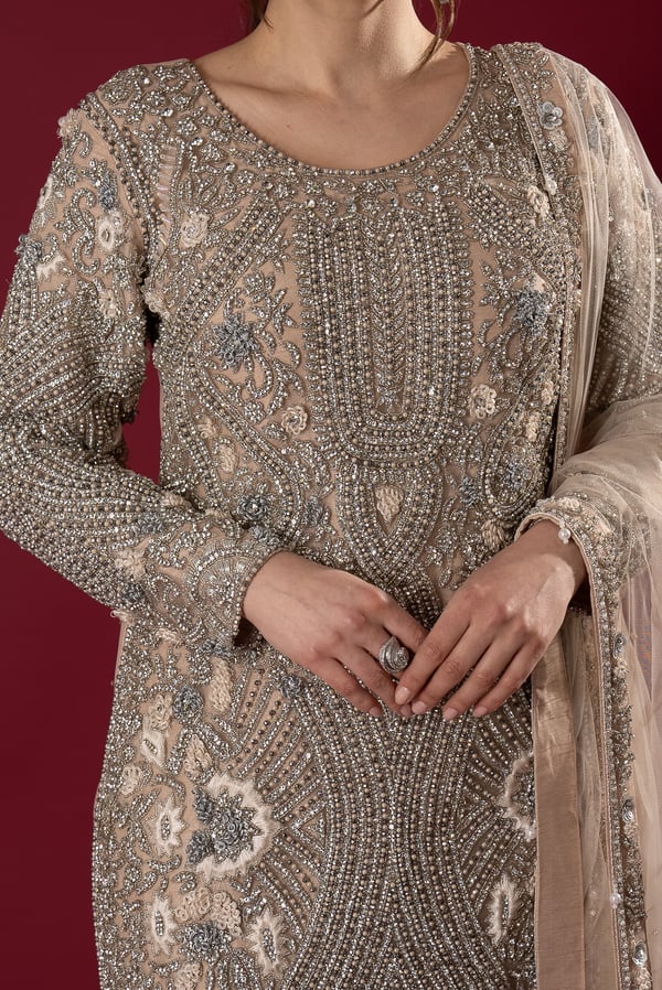 Bar collection 3 piece heavy embroidered suit - Image 8