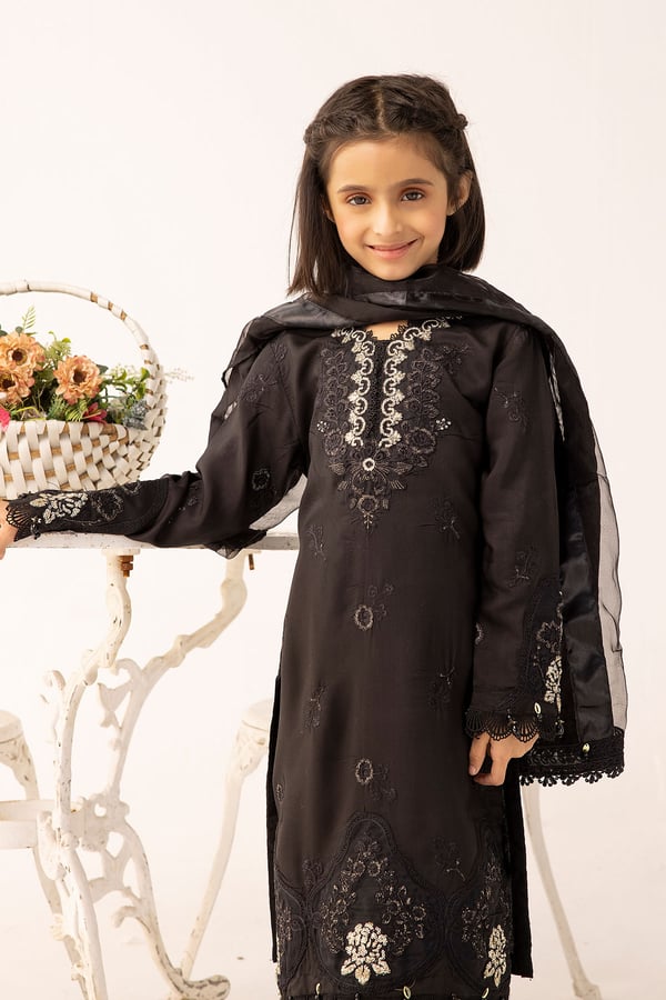 Aleezah kids 3 piece mother and daughter collection - Image 5