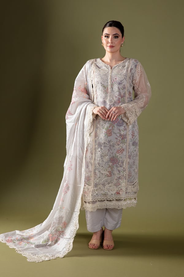 Qalamkar 3 piece chikankari embroidered suit
