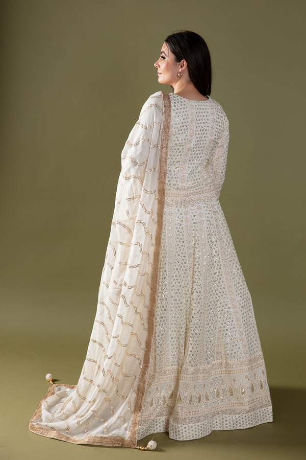 3 Piece Chikankari embroidered lengha choli - Image 2