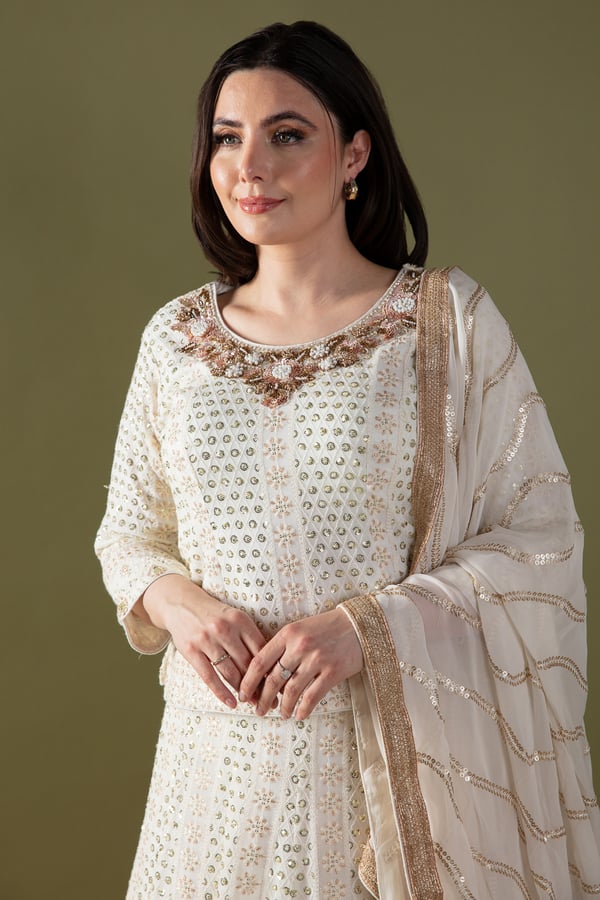 3 Piece Chikankari embroidered lengha choli - Image 4