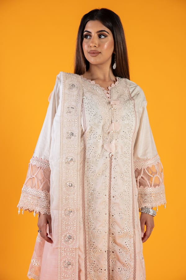 Maria b 3 piece zeeva embroidered suit - Image 4