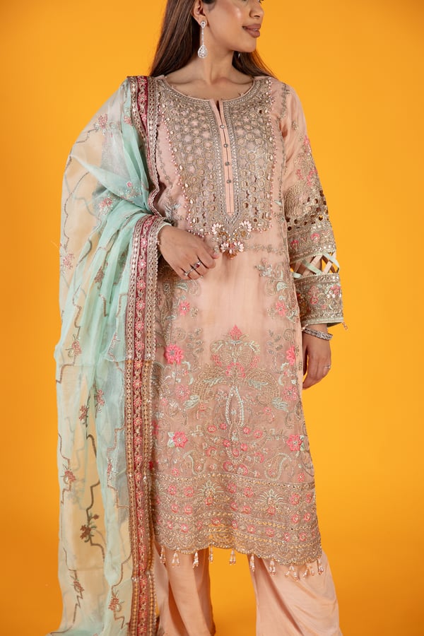 3 Piece cut work embroidered suit - Image 6