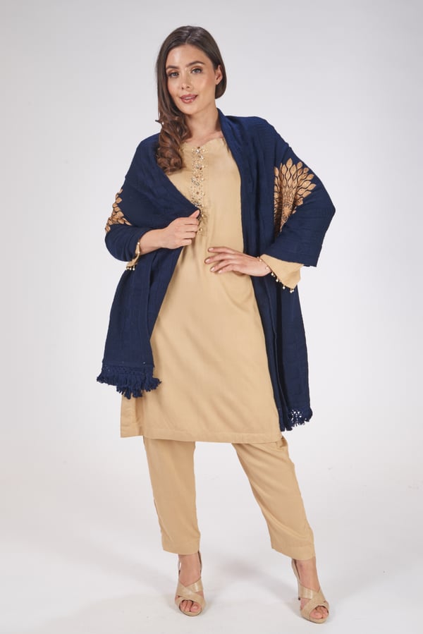 Wool shawl with flower patterns - Navy, FREE SIZE