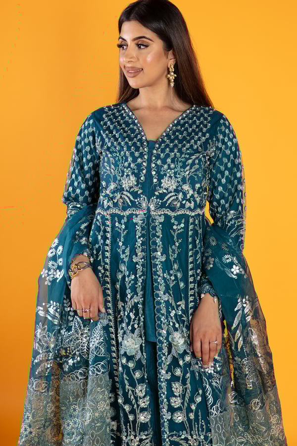 Shiffonz 3 piece luxury embroidered dress - Image 5
