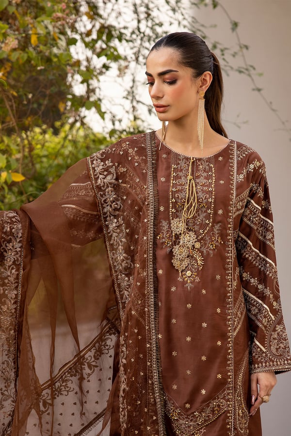 Zhavia luxe collection 3 piece embroidered suit - Image 6