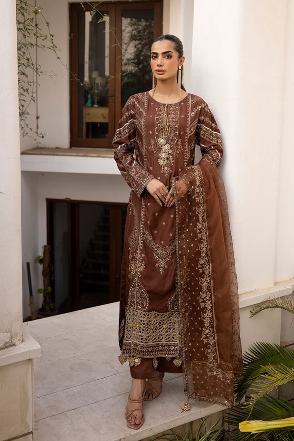 Zhavia luxe collection 3 piece embroidered suit - Image 3