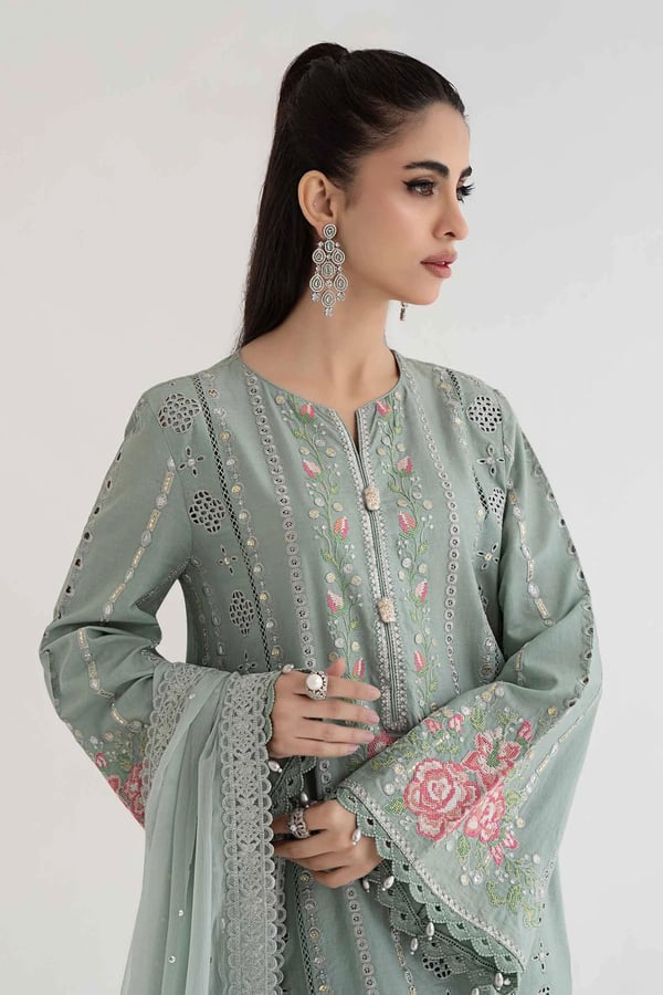 Esma embroiderd collection 3 piece suit - Image 4