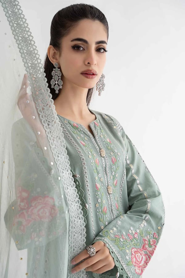 Esma embroiderd collection 3 piece suit - Image 5
